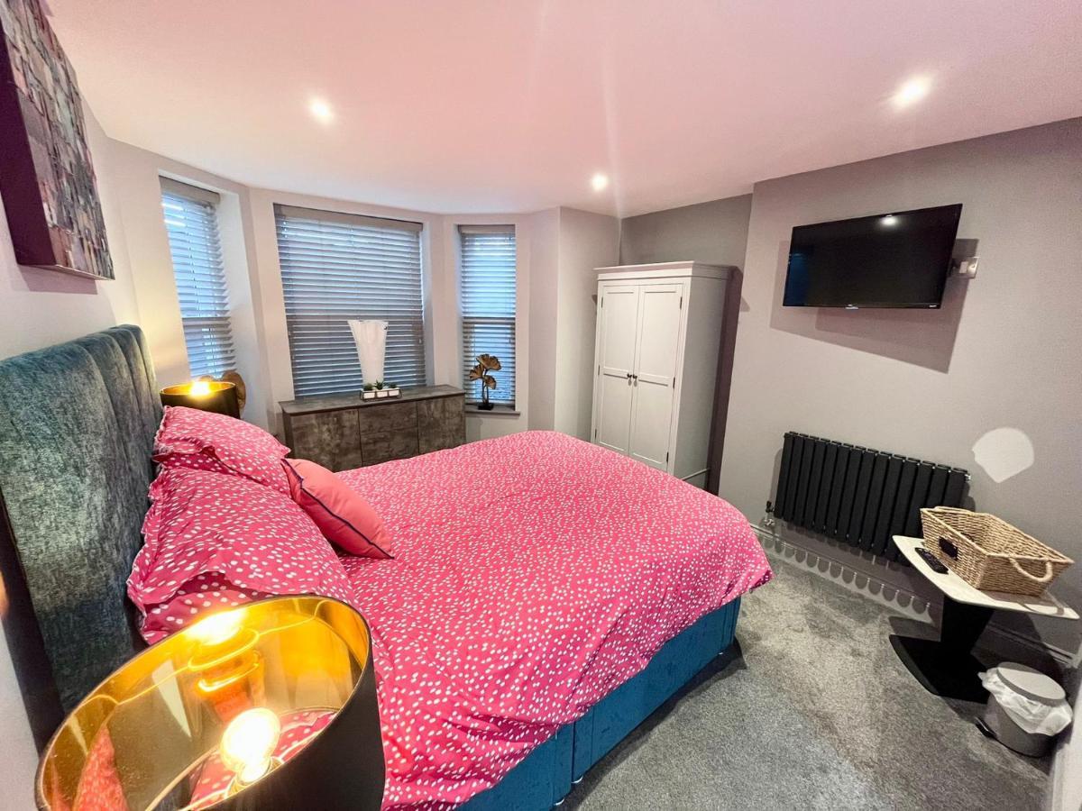 Olivia Rojo Apartment